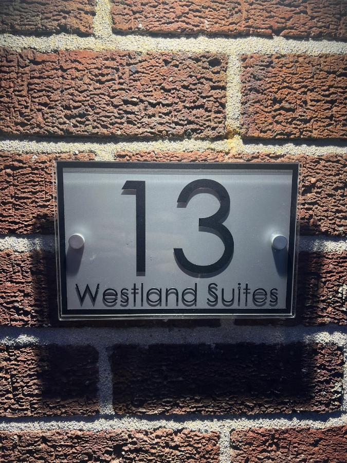 Westland Suites - Stylish, Modern, Elegant, Central Apartments A Londonderry Exteriör bild