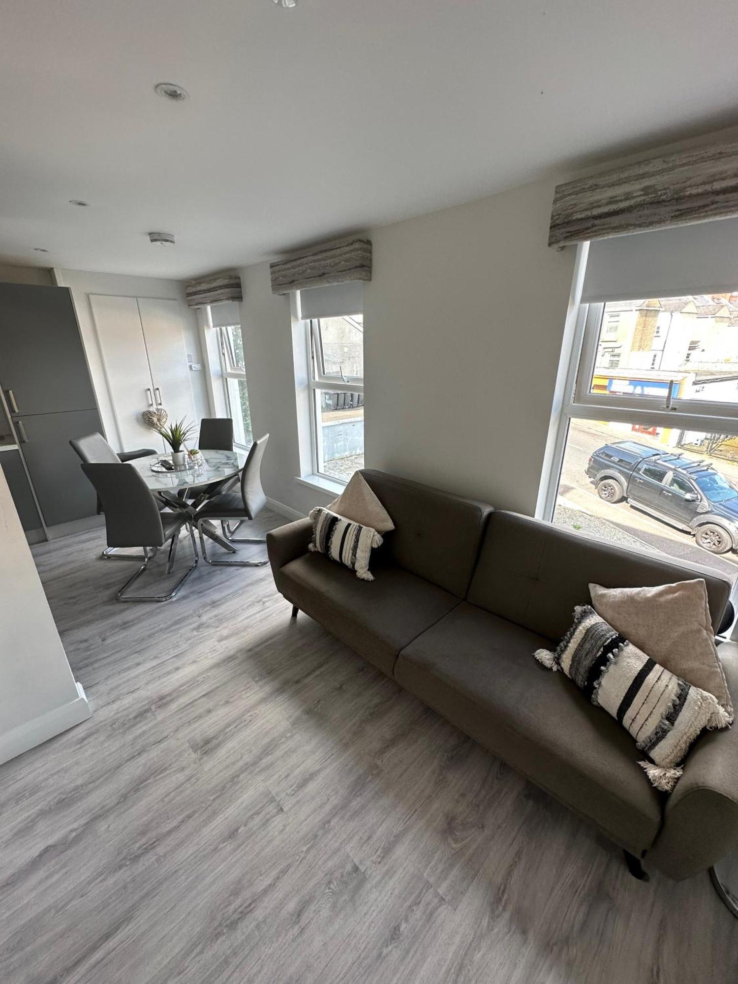Westland Suites - Stylish, Modern, Elegant, Central Apartments A Londonderry Exteriör bild