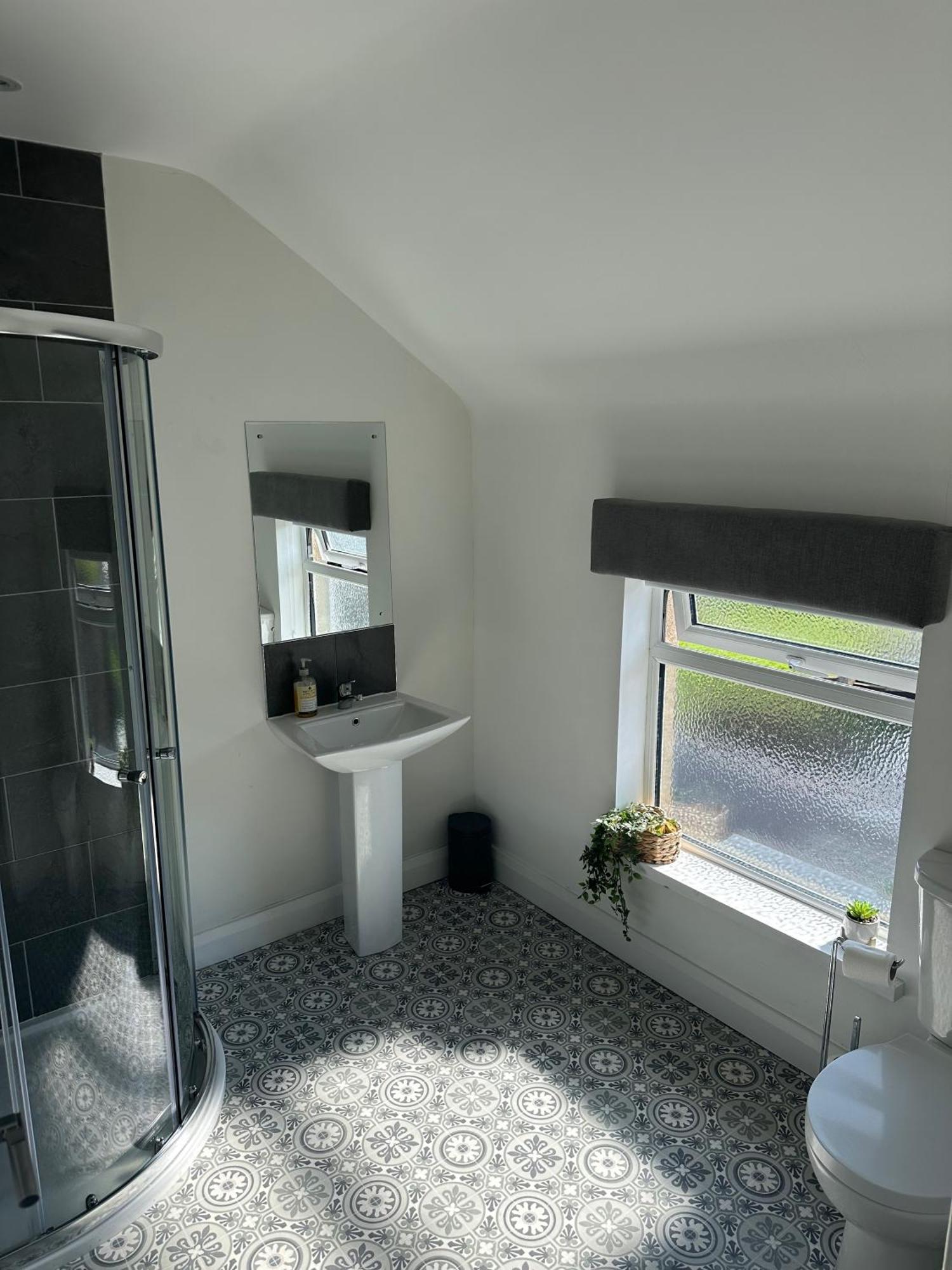 Westland Suites - Stylish, Modern, Elegant, Central Apartments A Londonderry Exteriör bild
