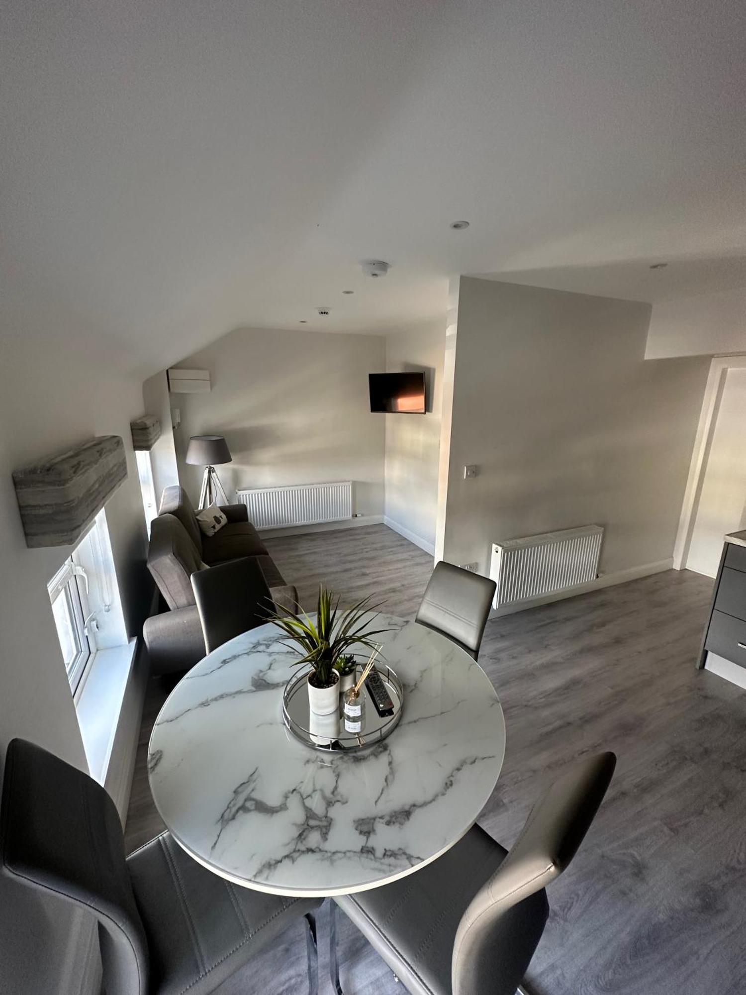 Westland Suites - Stylish, Modern, Elegant, Central Apartments A Londonderry Exteriör bild